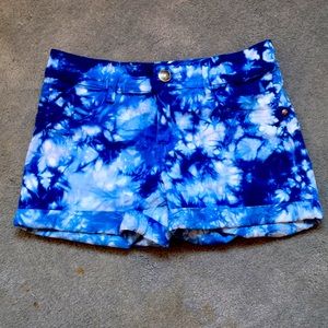 This is Gb girls shorts size 10